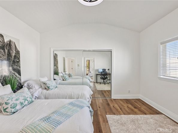 1043 9th Street, Manhattan Beach CA 90266