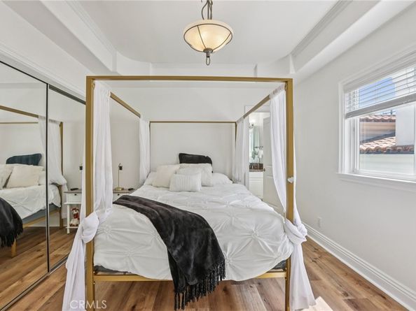 1043 9th Street, Manhattan Beach CA 90266