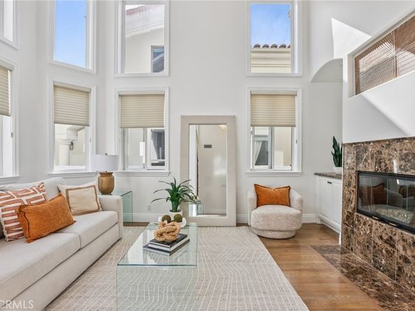 1043 9th Street, Manhattan Beach CA 90266