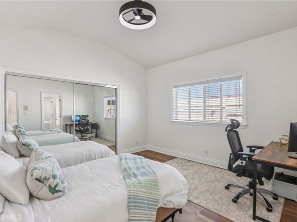 1043 9th Street, Manhattan Beach CA 90266