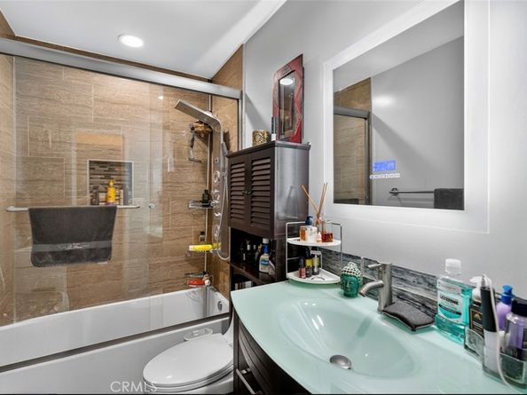 5376 Fairview Boulevard 209, Los Angeles CA 90056