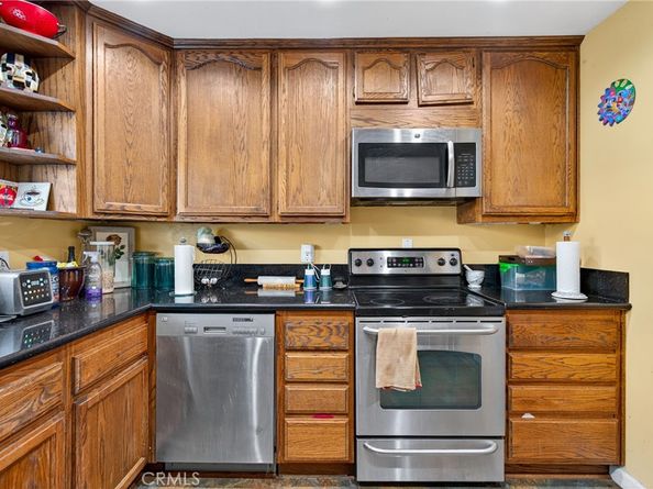 5376 Fairview Boulevard 209, Los Angeles CA 90056