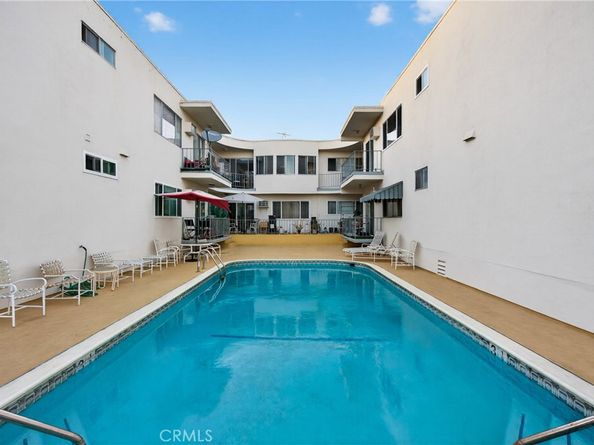 5376 Fairview Boulevard 209, Los Angeles CA 90056