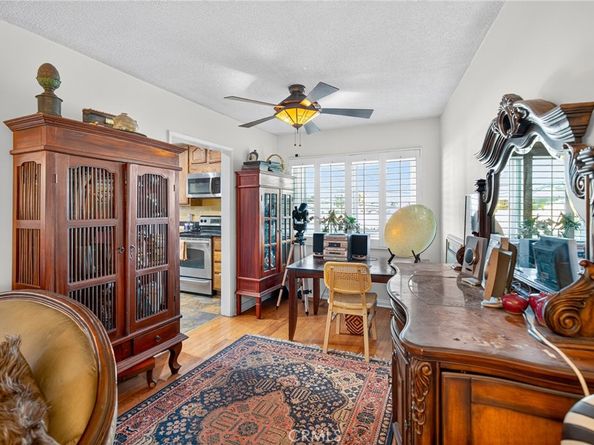 5376 Fairview Boulevard 209, Los Angeles CA 90056