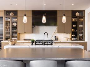 2304 Cliff, Newport Beach CA 92663