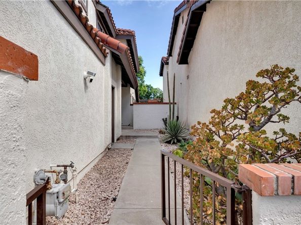 3 Varesa, Irvine CA 92620