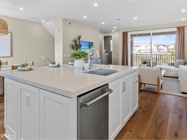 713 Sonia, Irvine CA 92618