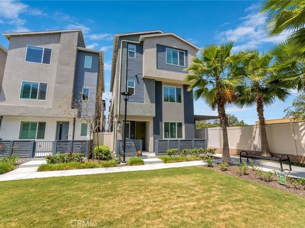 925 E 3rd, Santa Ana CA 92701