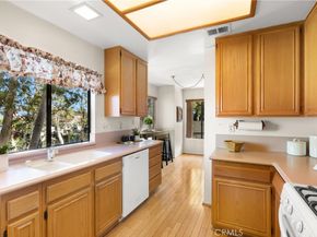 2595 Plaza Del Amo 424, Torrance CA 90503