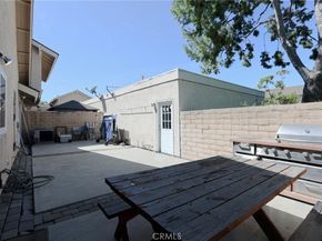 12 Silverwood 19, Irvine CA 92604