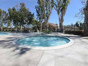 12 Silverwood 19, Irvine CA 92604