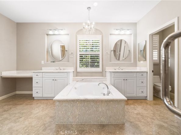 28 Teak bridge, Irvine CA 92620