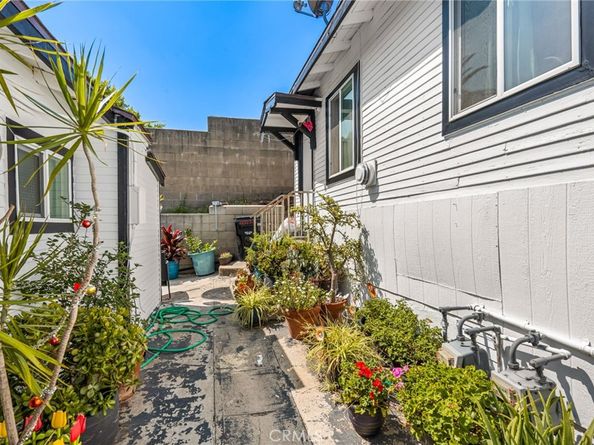 2250 Duane, Los Angeles CA 90039