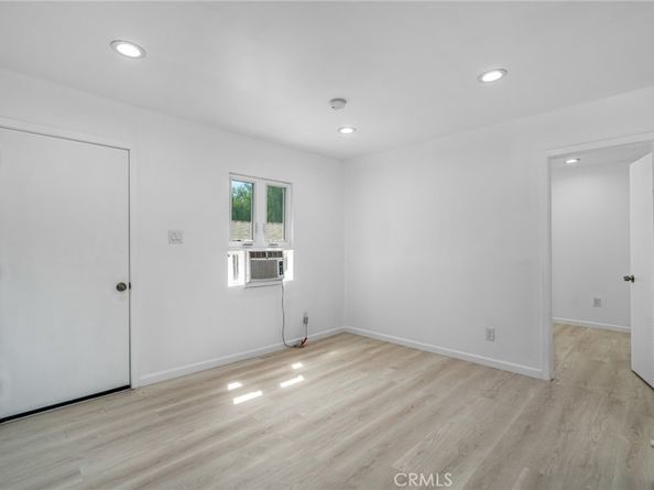 2250 Duane, Los Angeles CA 90039