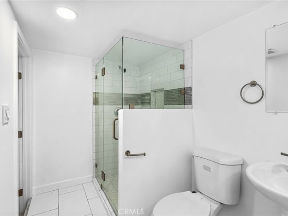 2250 Duane, Los Angeles CA 90039
