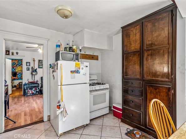 2250 Duane, Los Angeles CA 90039