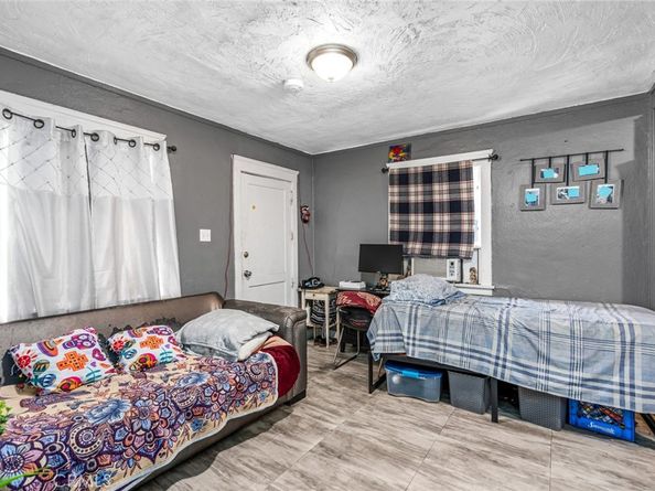 2250 Duane, Los Angeles CA 90039