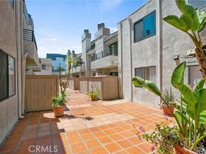 8221 Langdon 204, Van Nuys CA 91406