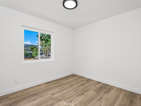 913 S Diamond, Santa Ana CA 92704