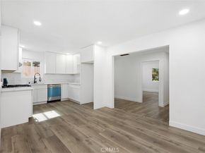 913 S Diamond, Santa Ana CA 92704