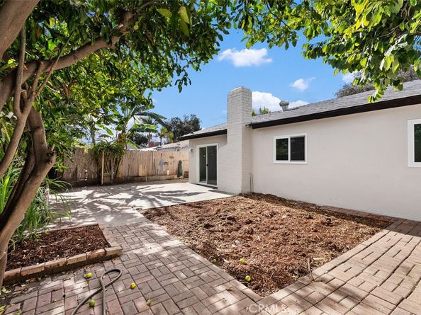 913 S Diamond, Santa Ana CA 92704