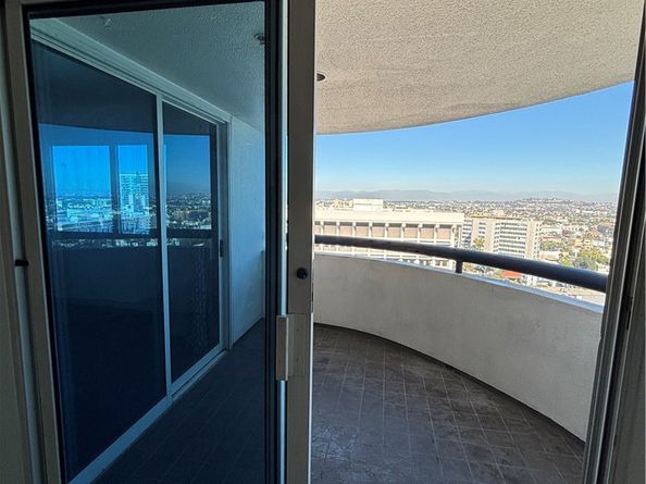 525 E Seaside Way 1801, Long Beach CA 90802