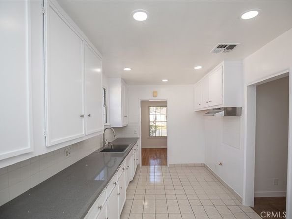 6105 Willowcrest, North Hollywood CA 91606