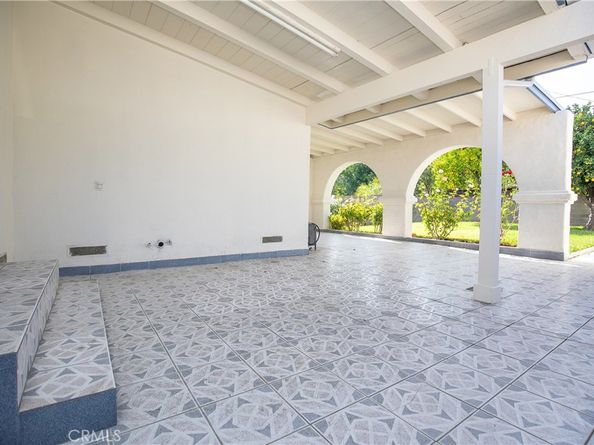 6105 Willowcrest, North Hollywood CA 91606