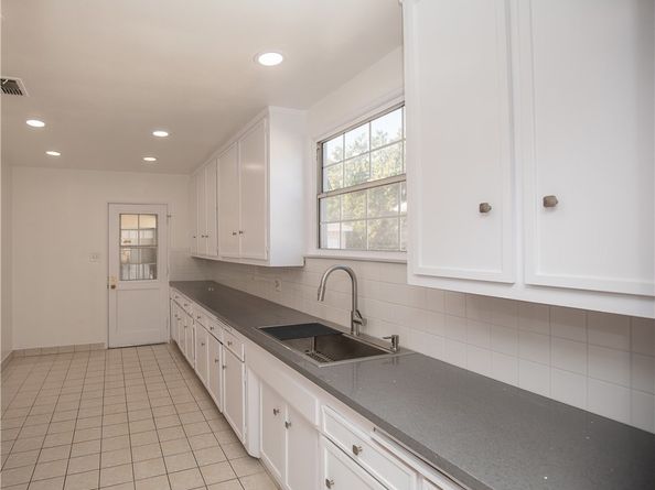 6105 Willowcrest, North Hollywood CA 91606