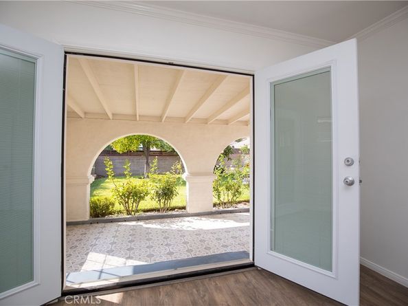 6105 Willowcrest, North Hollywood CA 91606