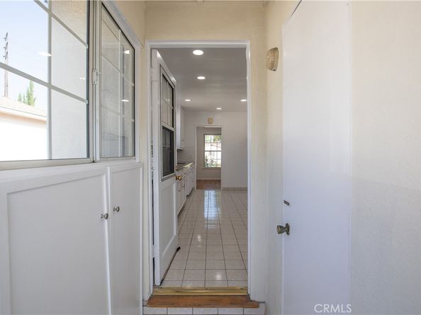 6105 Willowcrest, North Hollywood CA 91606