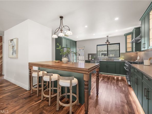 1710 N Oxford, Pasadena CA 91104