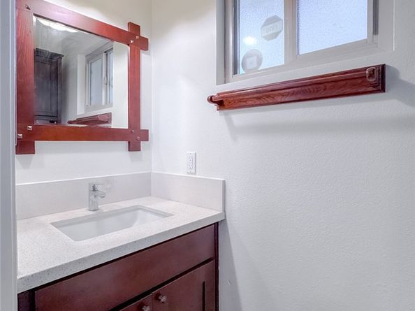 15956 Alicante, La Mirada CA 90638