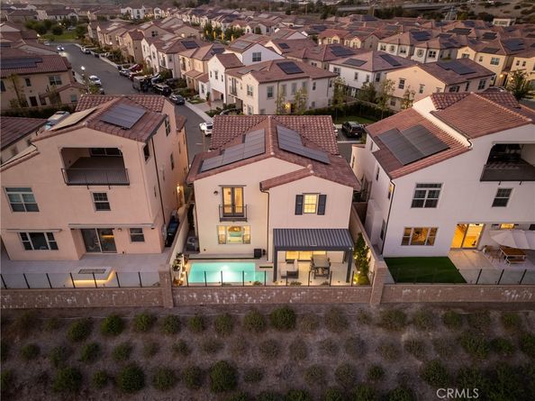 208 Canterbury, Irvine CA 92618