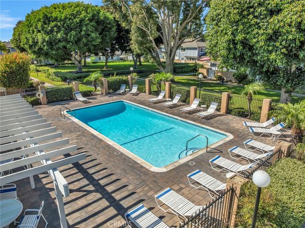 4648 Vista Bahia Drive 16, Huntington Beach CA 92649