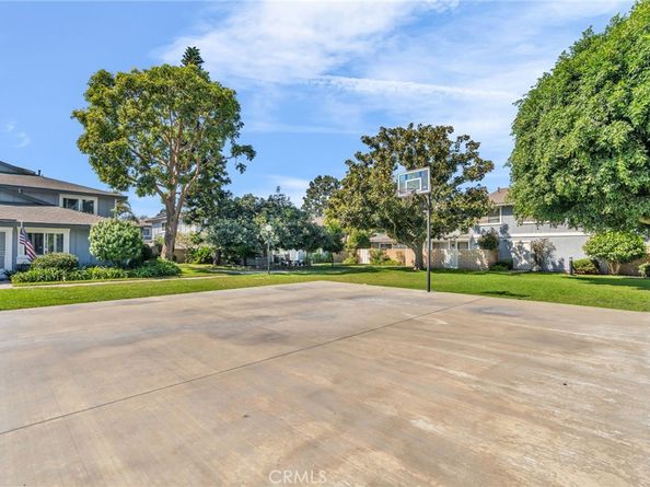 4648 Vista Bahia Drive 16, Huntington Beach CA 92649