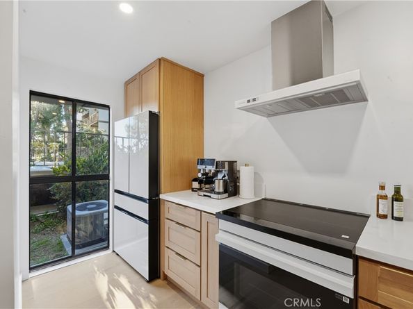 8103 Marina Pacifica N, Long Beach CA 90803