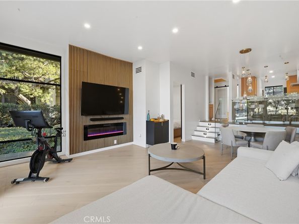 8103 Marina Pacifica N, Long Beach CA 90803