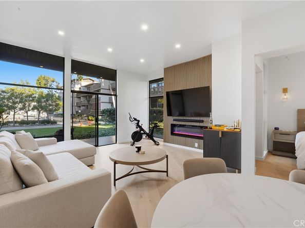 8103 Marina Pacifica N, Long Beach CA 90803