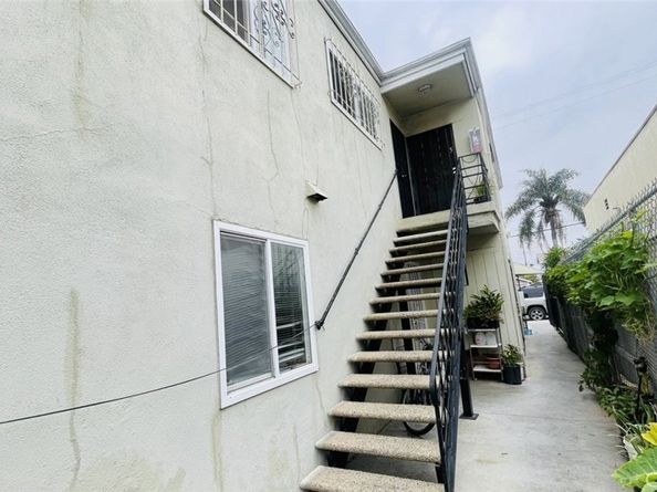 1083 Gaviota Avenue, Long Beach CA 90813