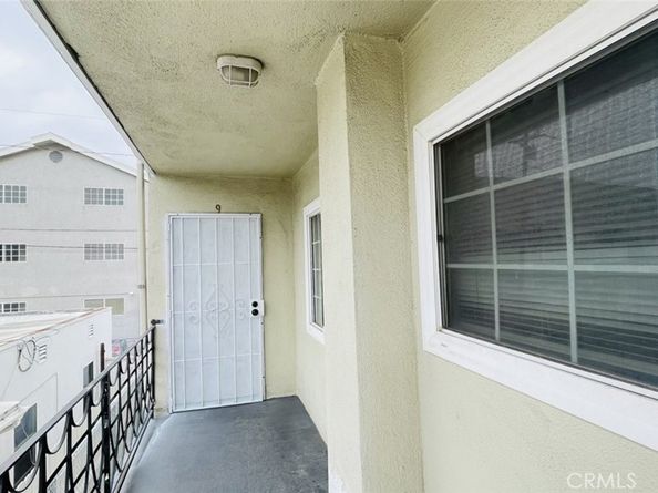 1083 Gaviota Avenue, Long Beach CA 90813