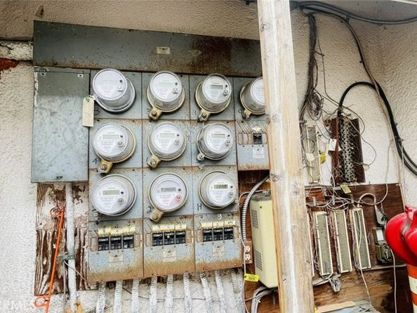 1083 Gaviota Avenue, Long Beach CA 90813