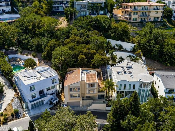 3751 Prestwick Drive, Los Angeles CA 90027