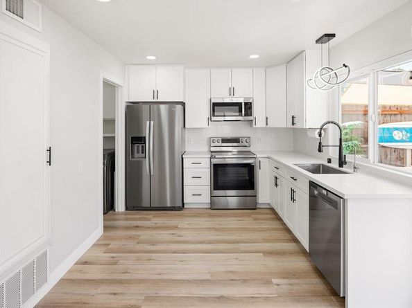 10690 Esmeraldas Drive, San Diego CA 92124