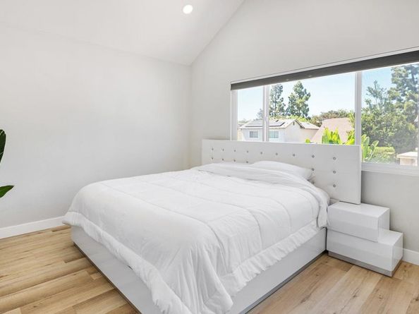 10690 Esmeraldas Drive, San Diego CA 92124