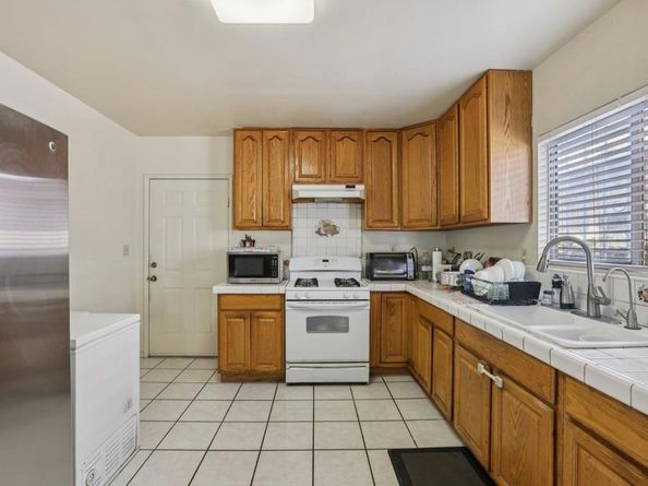 1059 N Wilton Place, Los Angeles CA 90038
