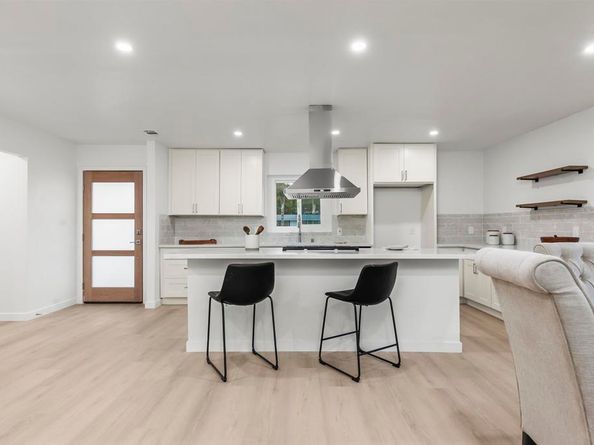 13751 Powers Rd, Poway CA 92064