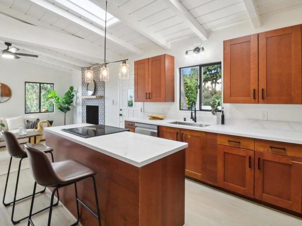 5725 Mildred Street, San Diego CA 92110