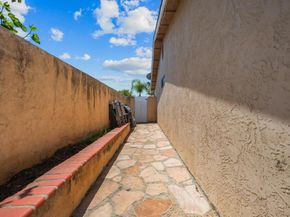 4608 Calle De Retiro, Oceanside CA 92057