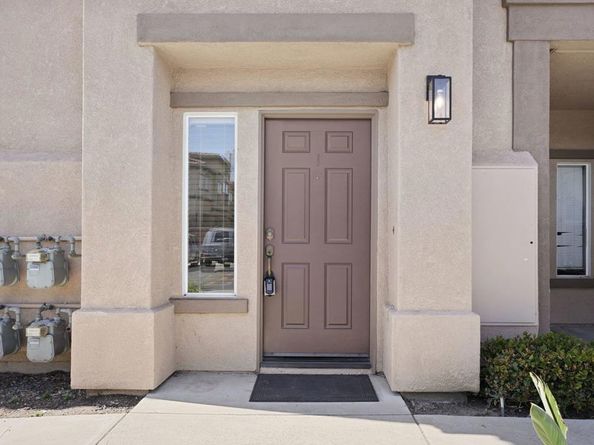 641 Sumner Way 1, Oceanside CA 92058